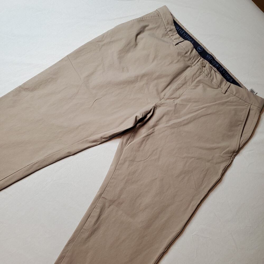 Vineyard Vines Mens Size 38X32 On the Go Lightweight Pant 5 Pocket Beige